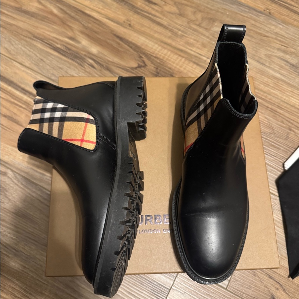 Burberry Black Boots with Plaid Detail all stock Chelsea boot